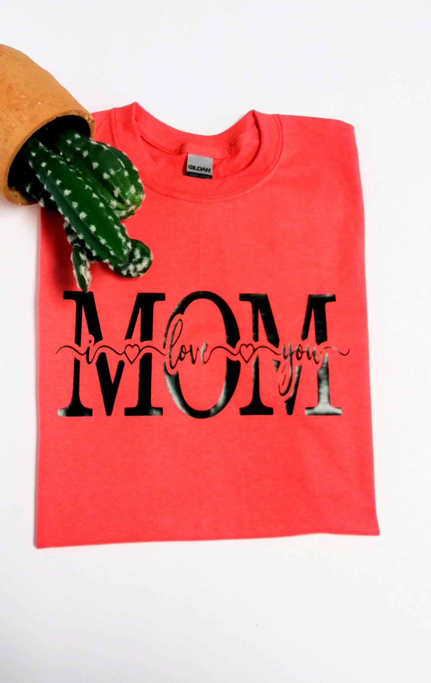 MOM I Love You T-shirt