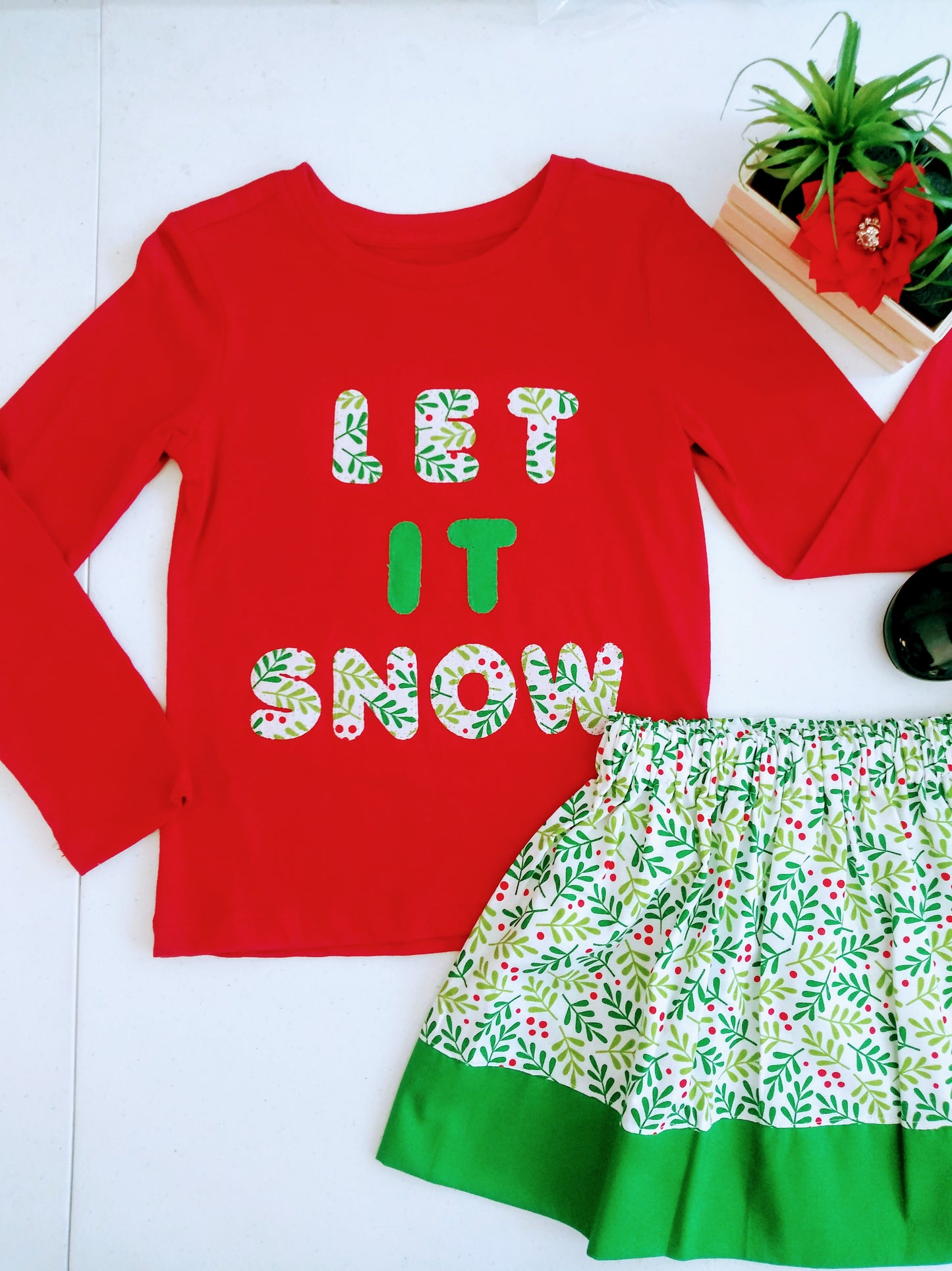 Girl's 2-piece Christmas Outfit - Little N Kute Boutique